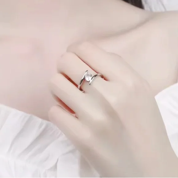 S925 Silver Simple Generous Zircon Ring. - Picture 2 of 5